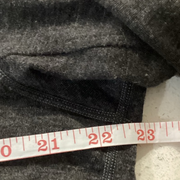 Kuhl 100% Merino Wool Half Zip Sweater. Size L. - Picture 8 of 9